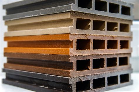  Wood Plastic Composites: Une révolution durable pour l’industrie du bâtiment et la construction?